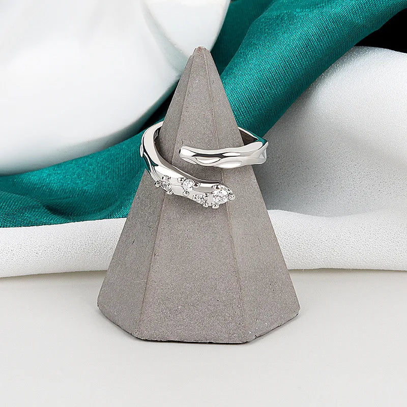 Anel Geométrico com Zircônia