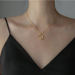 Colar Tove Lua Dourada