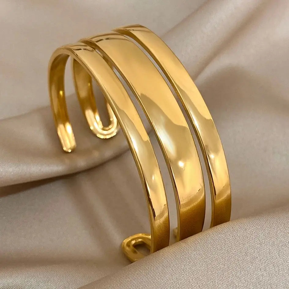 Simple Stainless Steel Gold Plated Chunky Cuff Bracelet for Women Waterproof Jewelry Exaggerated Glossy Smooth Wristband Bangles