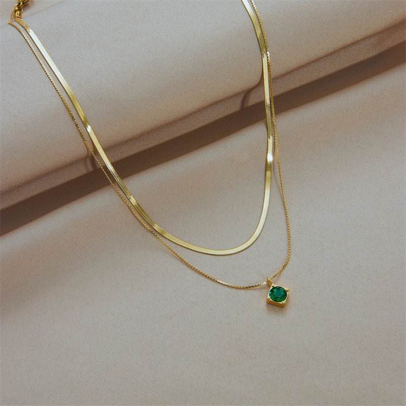 Pingente Esmeralda Essência dourado